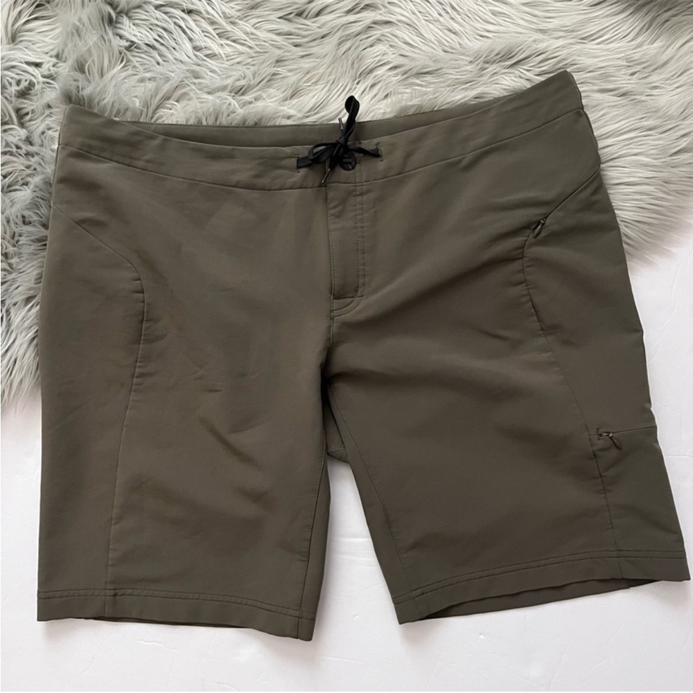 Eastern Mountain Sports Green Shorts
